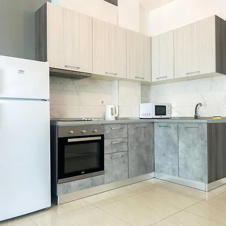 Golem 595 * Golem (Tirana)